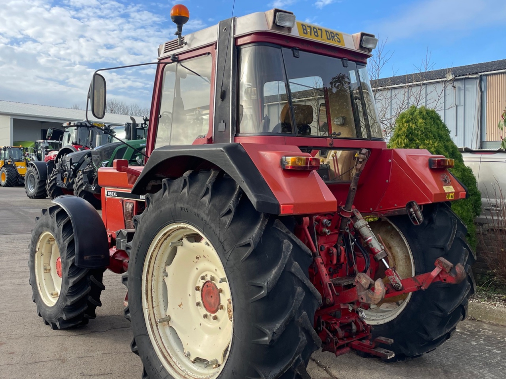 International 956XL