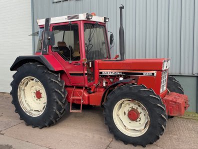 International 956XL