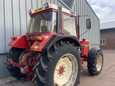 International 956XL