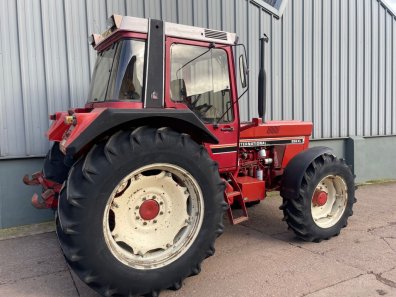 International 956XL