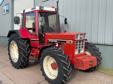 International 956XL