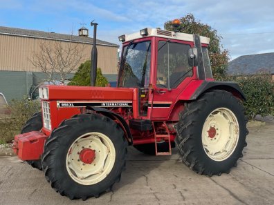 International 956XL