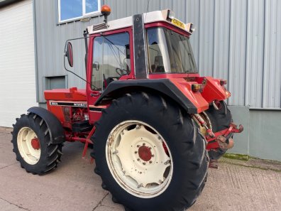 International 956XL