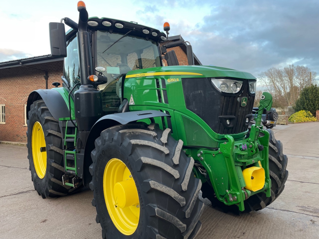 John Deere 6250R