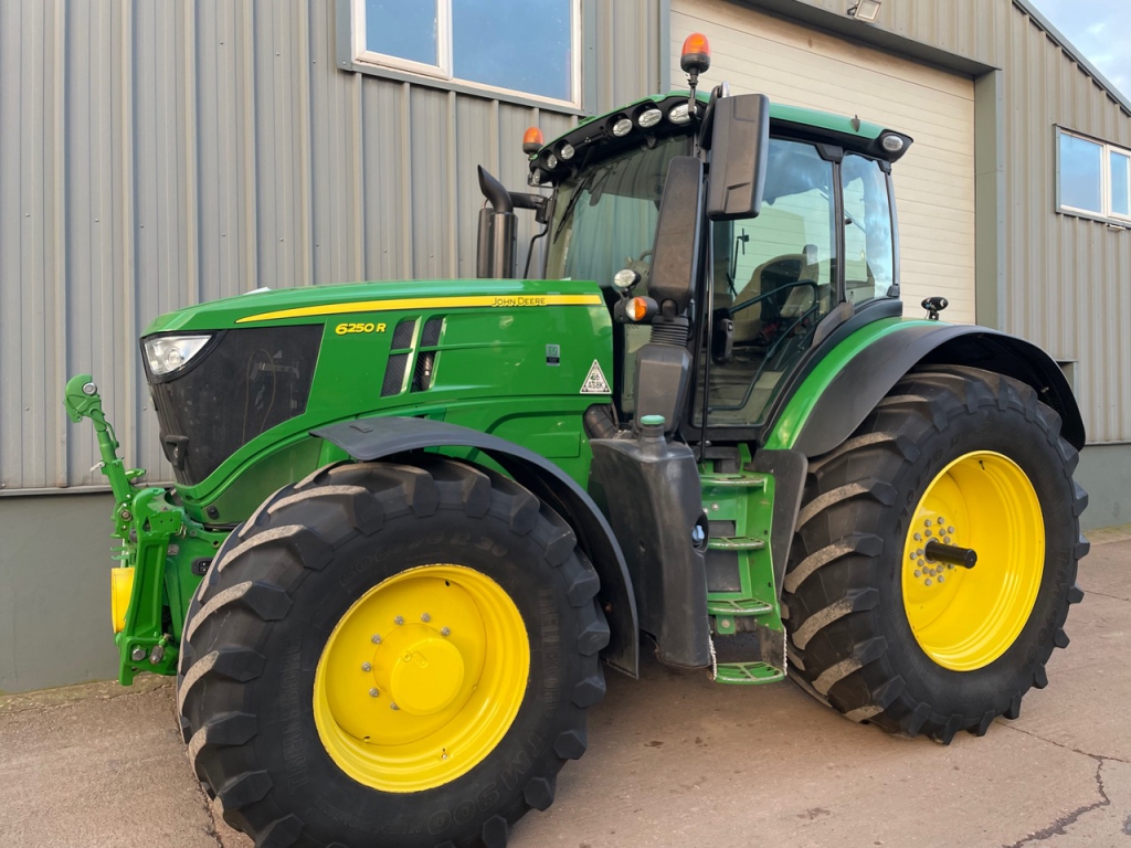 John Deere 6250R
