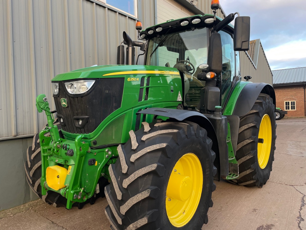 John Deere 6250R