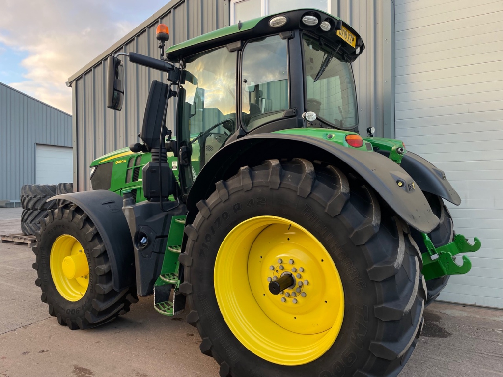 John Deere 6250R