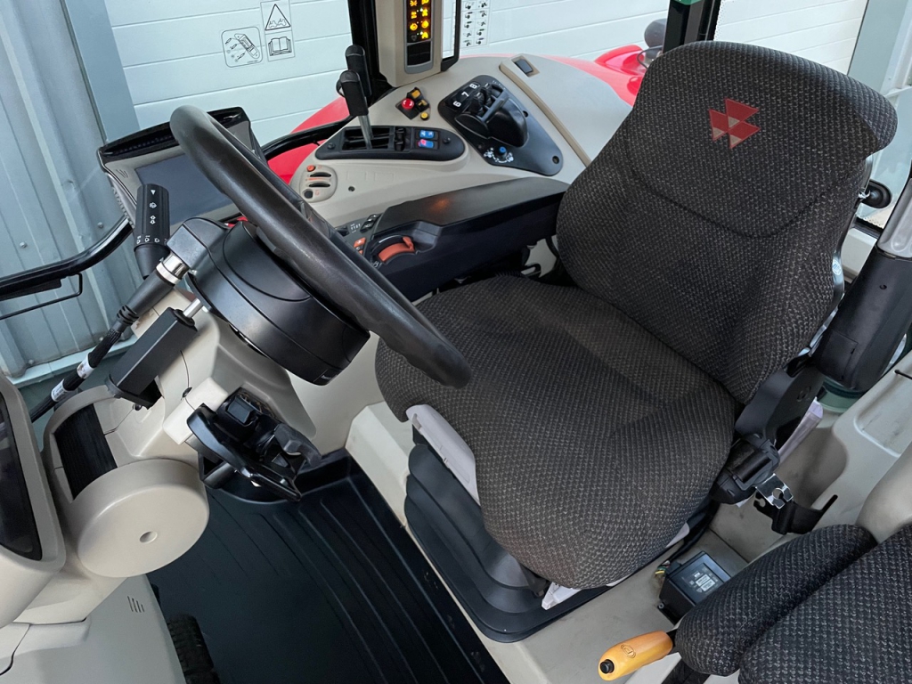 Massey Ferguson 7720S Efficient