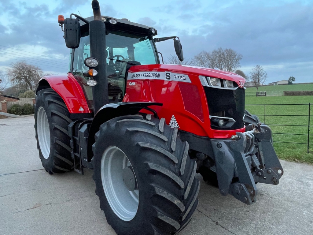 Massey Ferguson 7720S Efficient