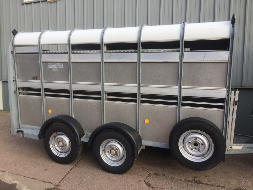 Ifor Williams TA510G 12ft livestock trailer