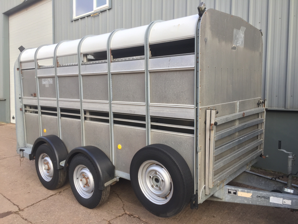 Ifor Williams TA510G 12ft livestock trailer