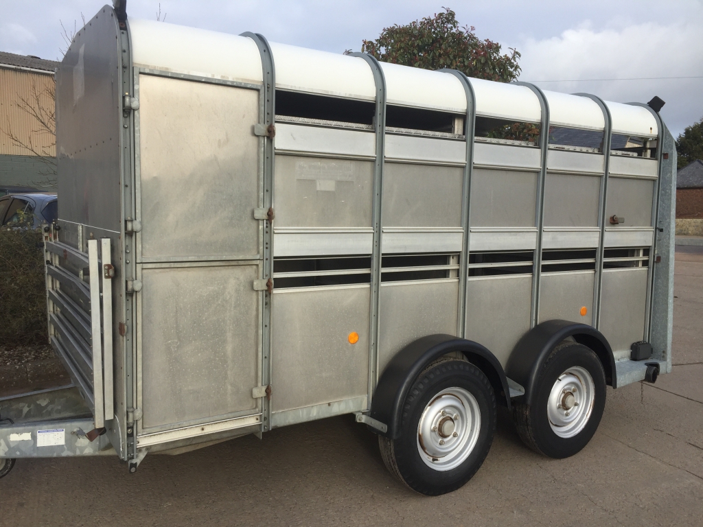 Ifor Williams TA510G 12ft livestock trailer