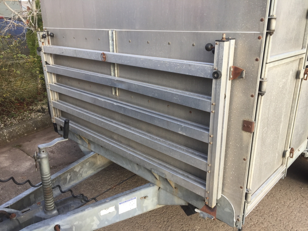 Ifor Williams TA510G 12ft livestock trailer