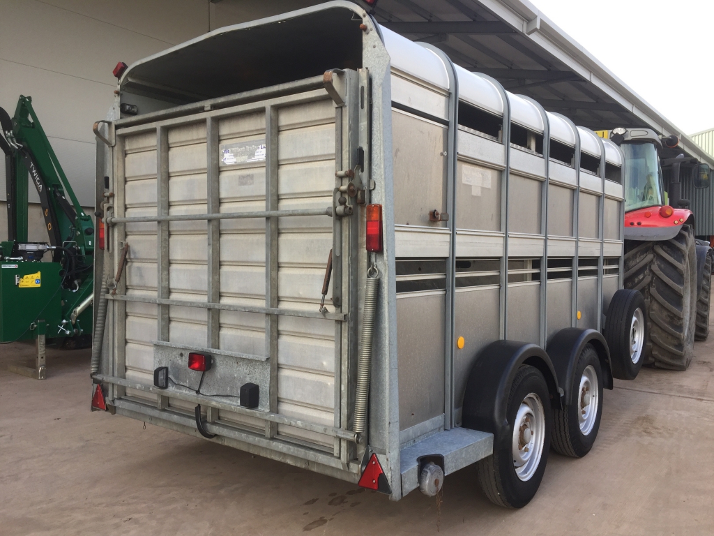 Ifor Williams TA510G 12ft livestock trailer