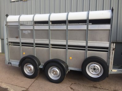 Ifor Williams TA510G 12ft livestock trailer