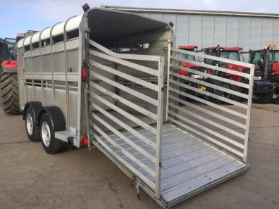 Ifor Williams TA510G 12ft livestock trailer