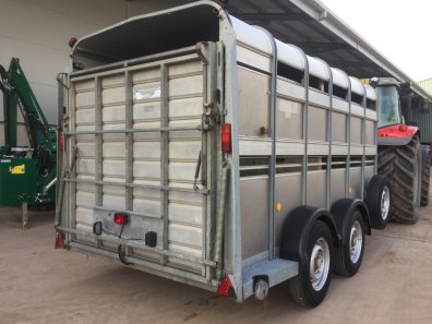 Ifor Williams TA510G 12ft livestock trailer