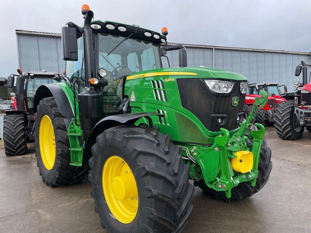 John Deere 6215R