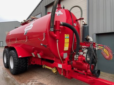 Redrock 3500 gallon tanker