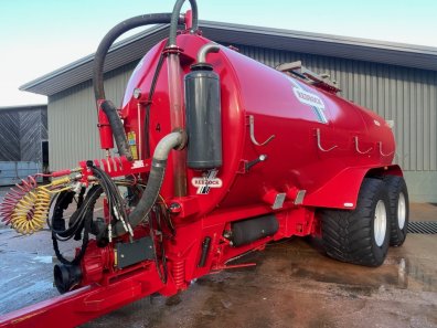 Redrock 3500 gallon tanker