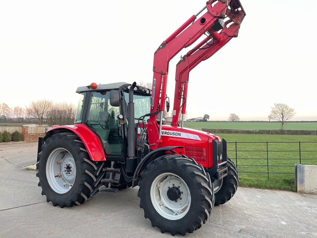 Massey Ferguson 5465