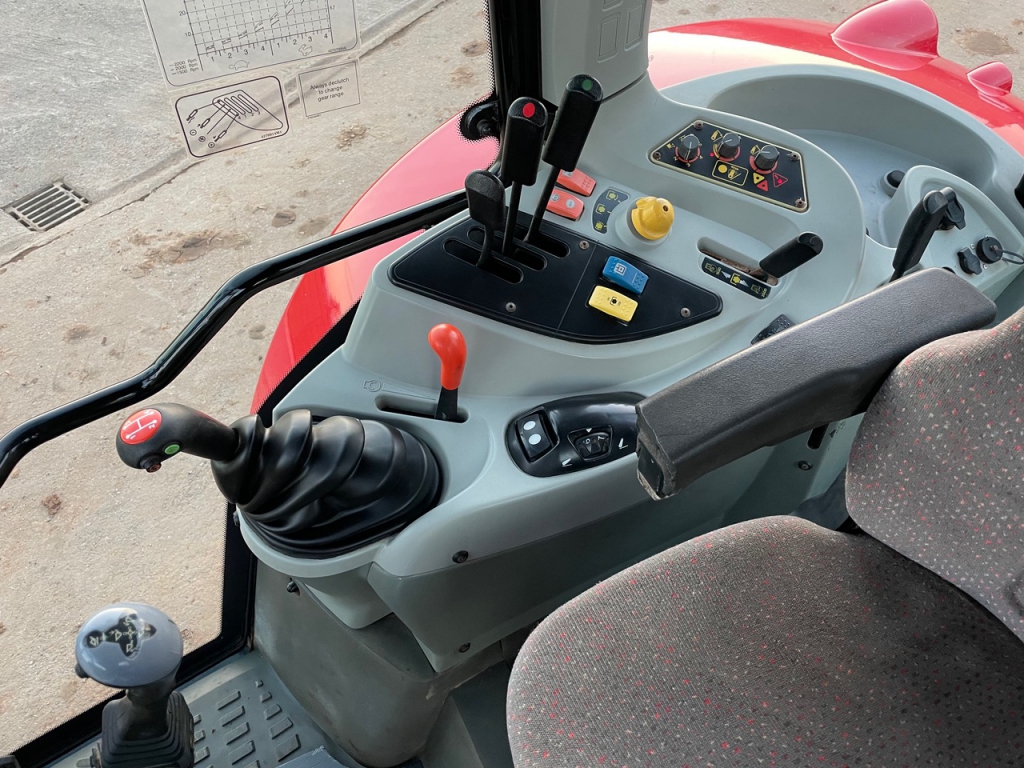 Massey Ferguson 5465