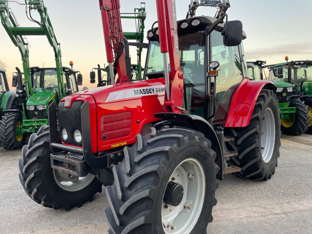 Massey Ferguson 5465