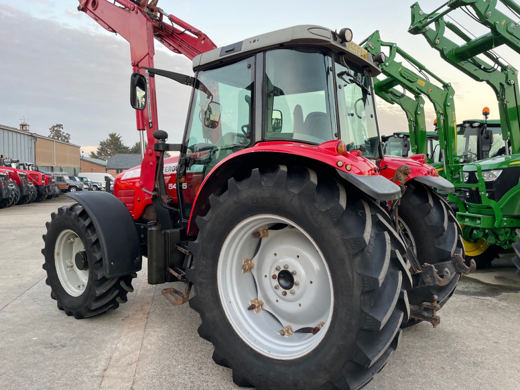 Massey Ferguson 5465