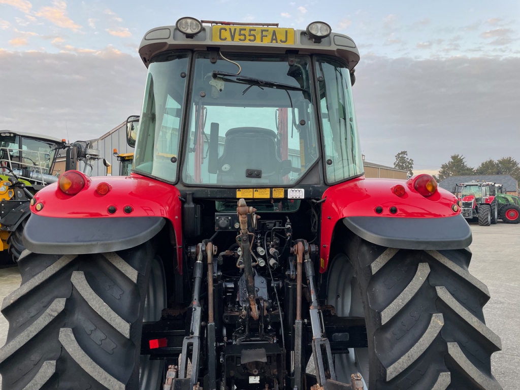 Massey Ferguson 5465