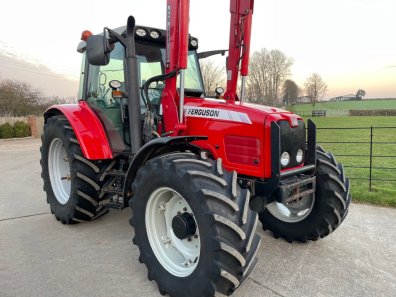 Massey Ferguson 5465