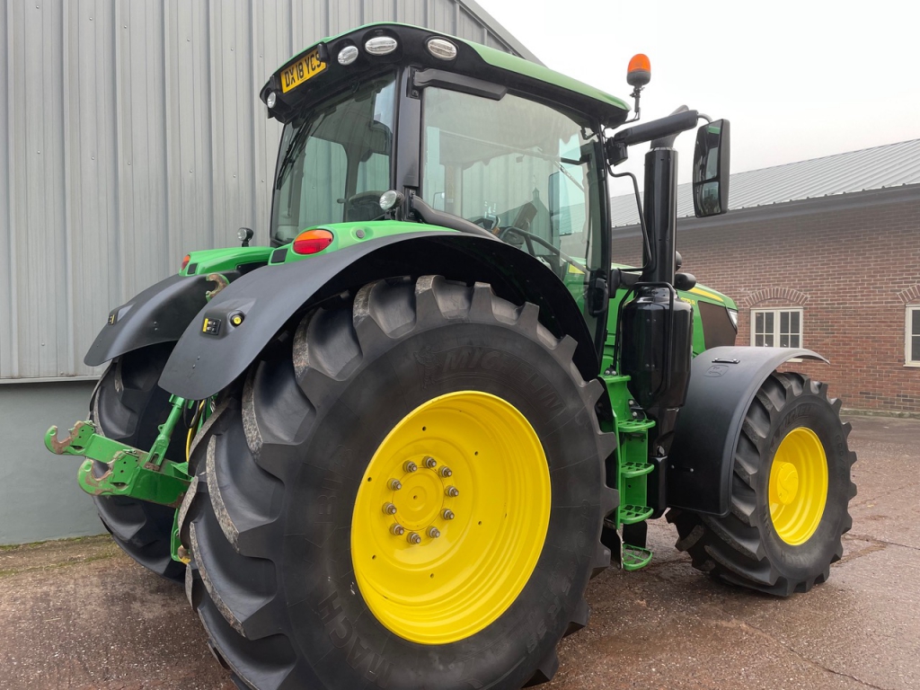 John Deere 6175R