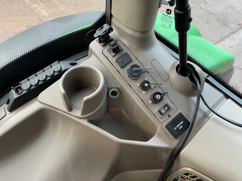 John Deere 6175R