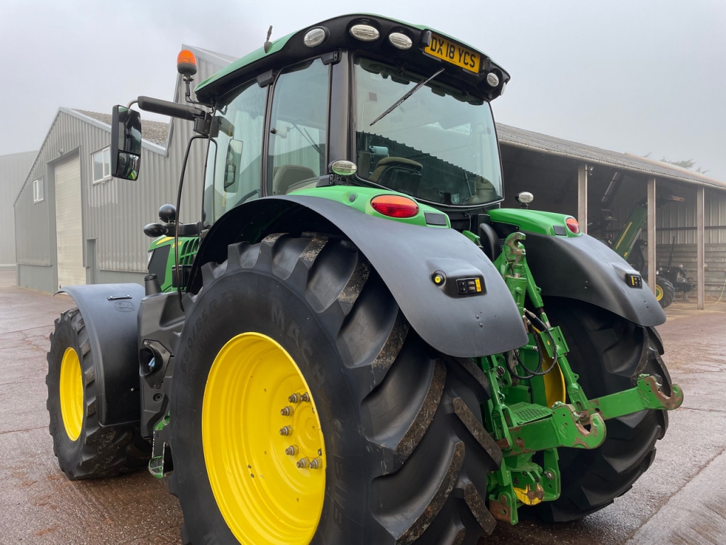 John Deere 6175R