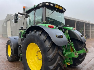 John Deere 6175R