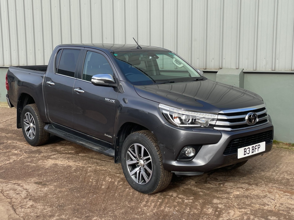 Toyota Hi-Lux Invincible 2.4 diesel