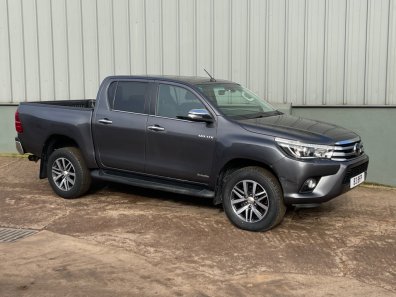 Toyota Hi-Lux Invincible 2.4 diesel