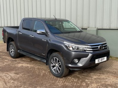Toyota Hi-Lux Invincible 2.4 diesel