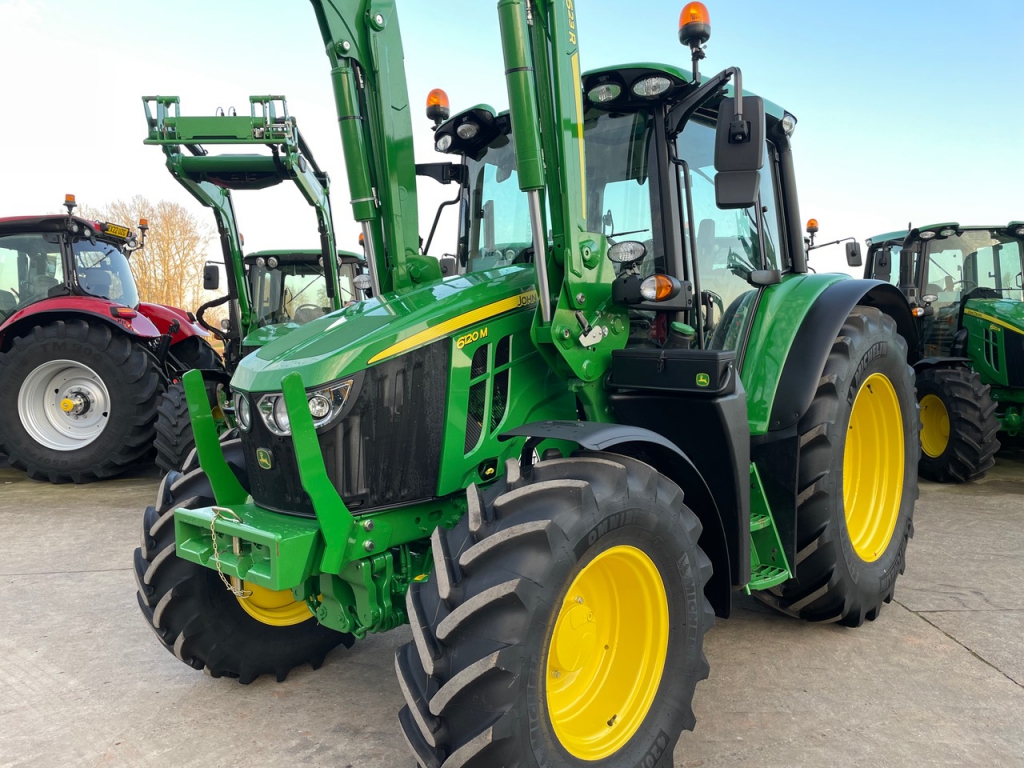 John Deere 6120M