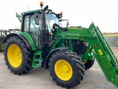 John Deere 6120M