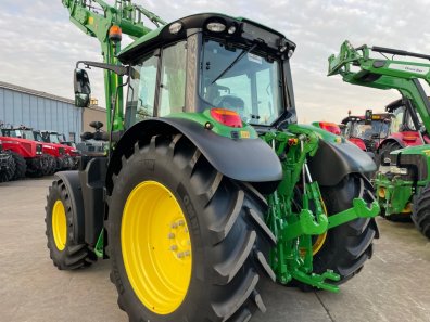 John Deere 6120M