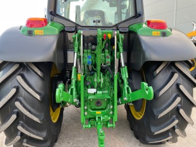 John Deere 6120M