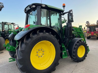 John Deere 6120M