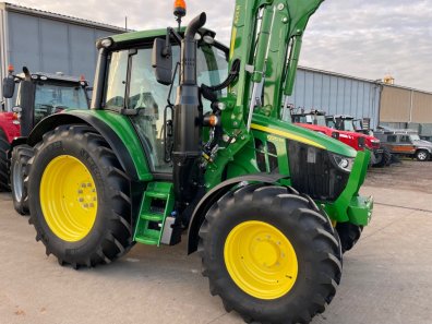 John Deere 6120M