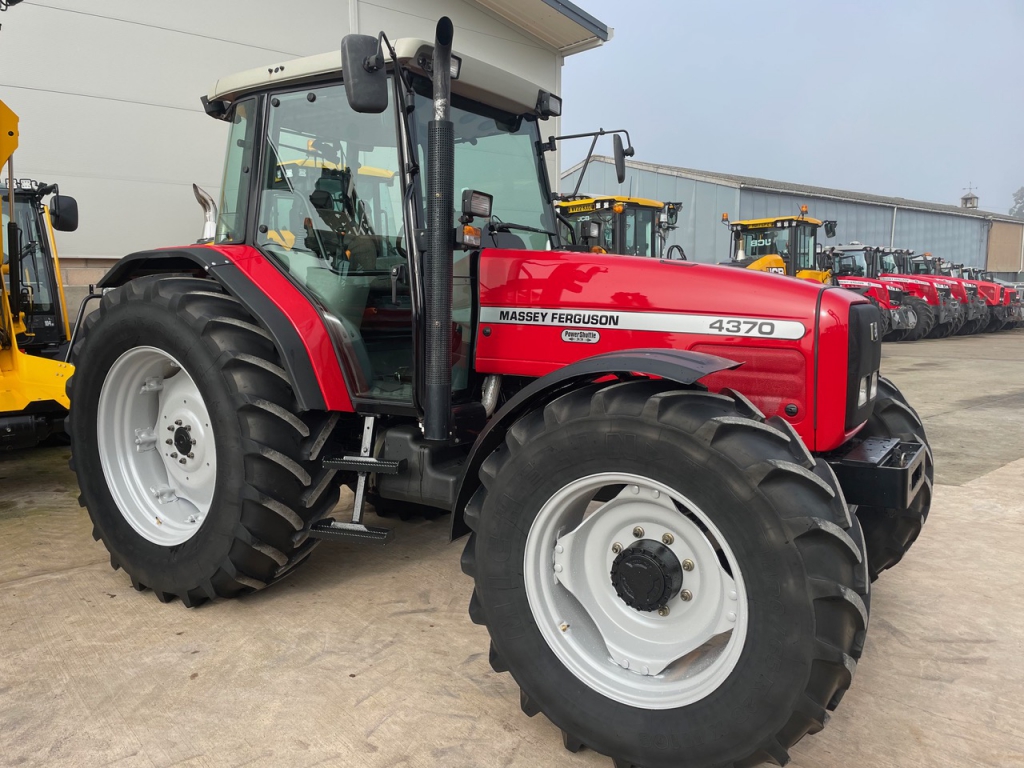 Massey Ferguson 4370