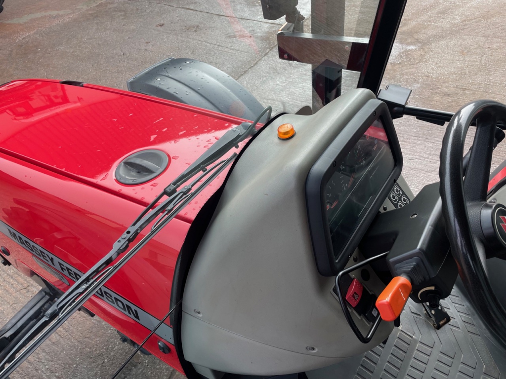 Massey Ferguson 4370