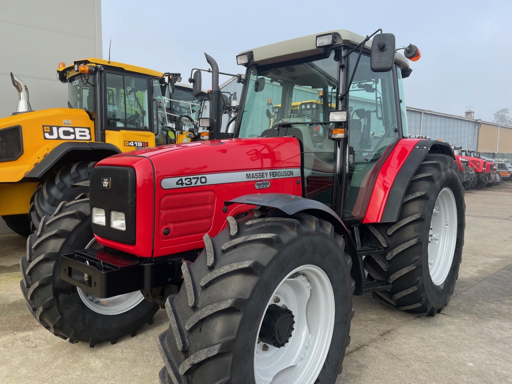 Massey Ferguson 4370
