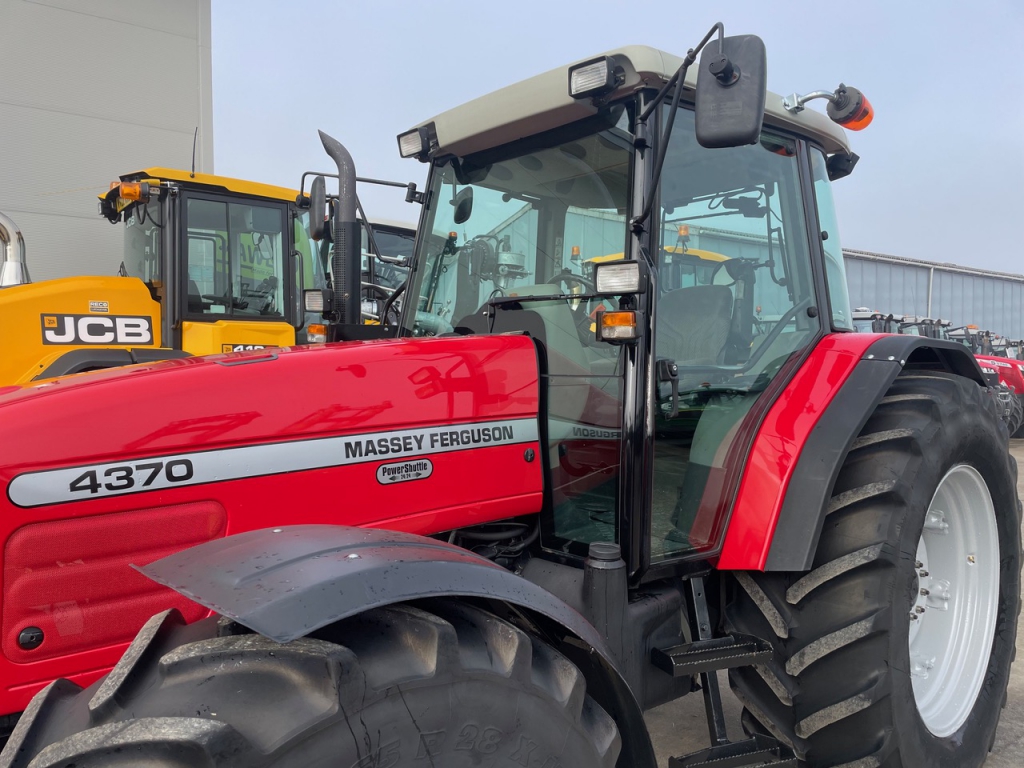 Massey Ferguson 4370