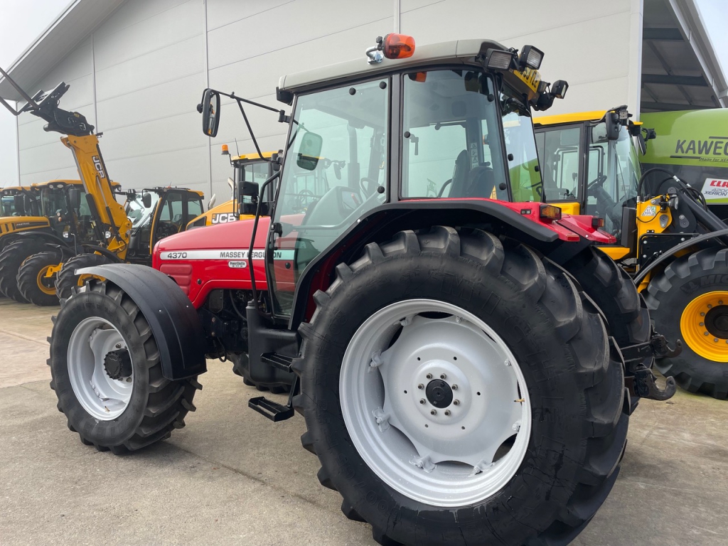 Massey Ferguson 4370