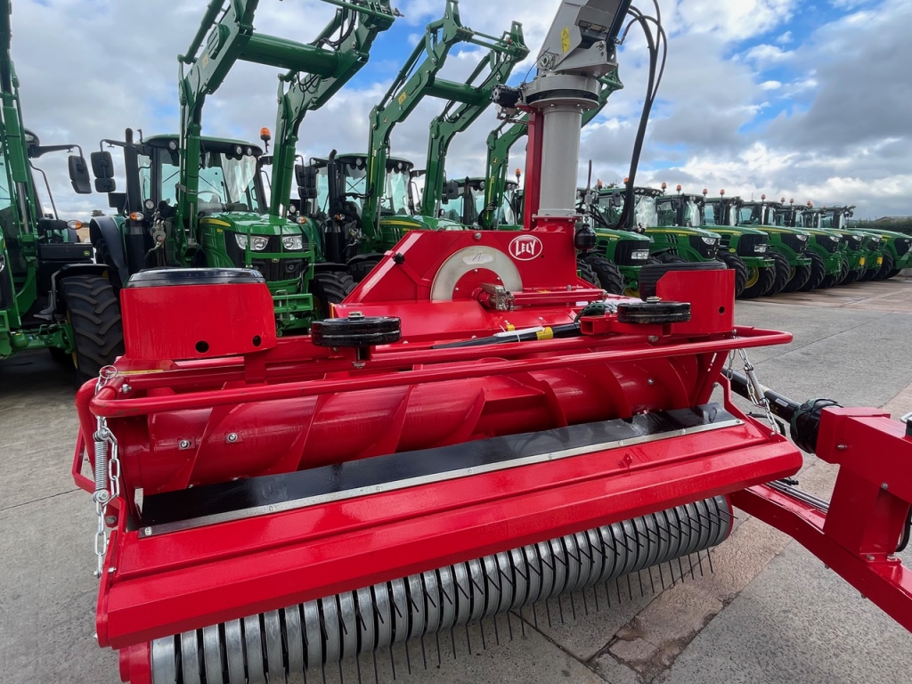 Lely Storm P 300 Profi trailed forager