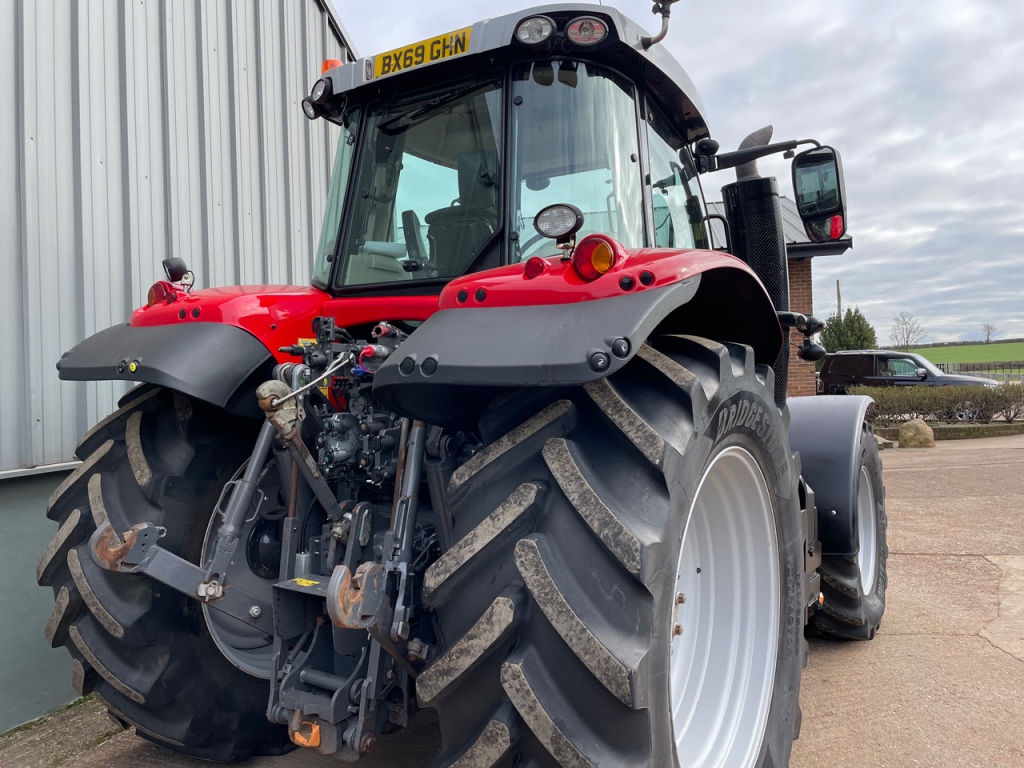 Massey Ferguson 7720S Efficient